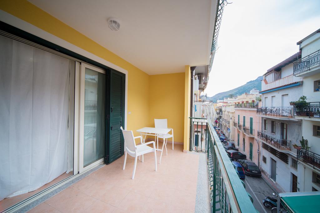 Apartamento Milly House Letojanni Exterior foto
